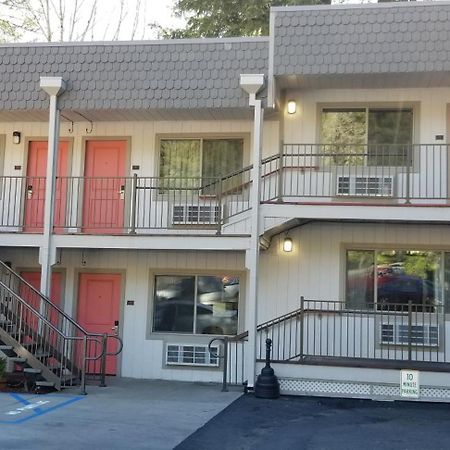 The Northern Inn Redway エクステリア 写真