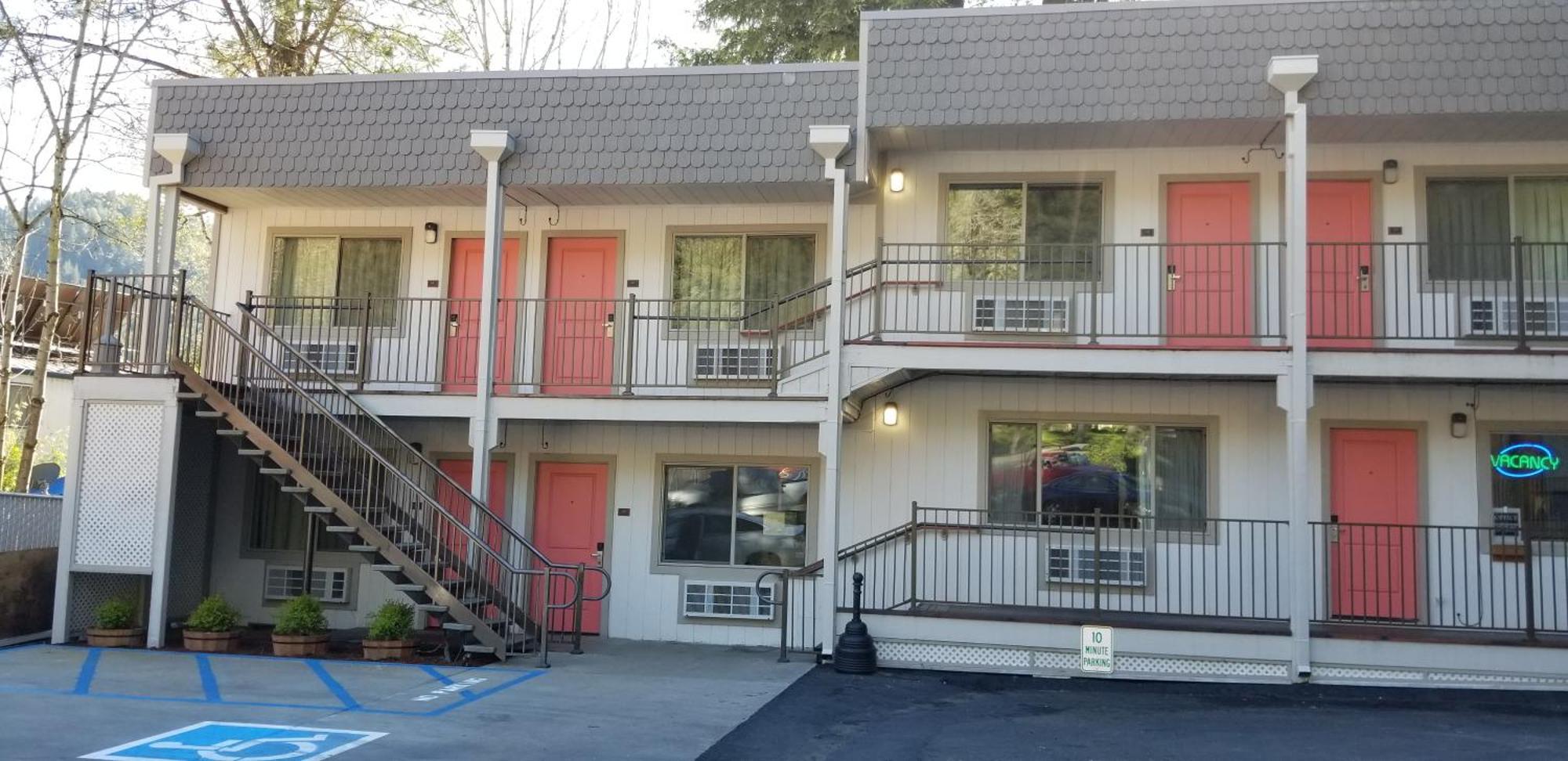 The Northern Inn Redway エクステリア 写真