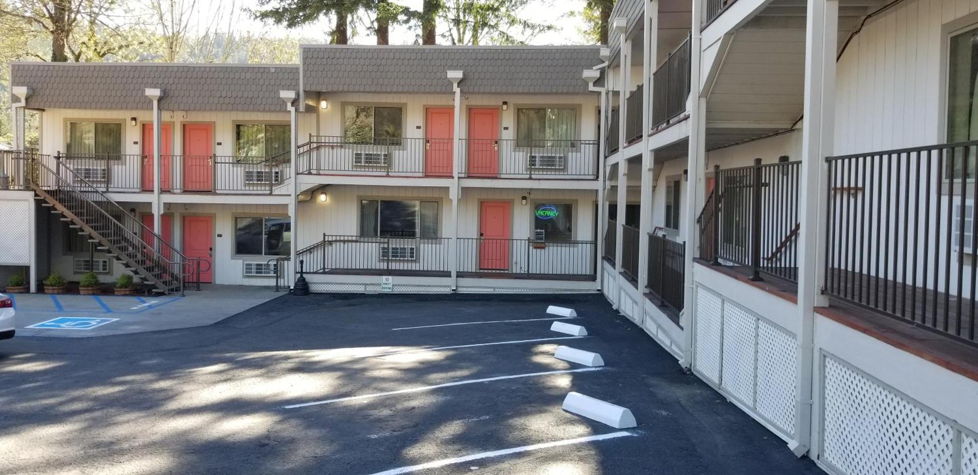 The Northern Inn Redway エクステリア 写真