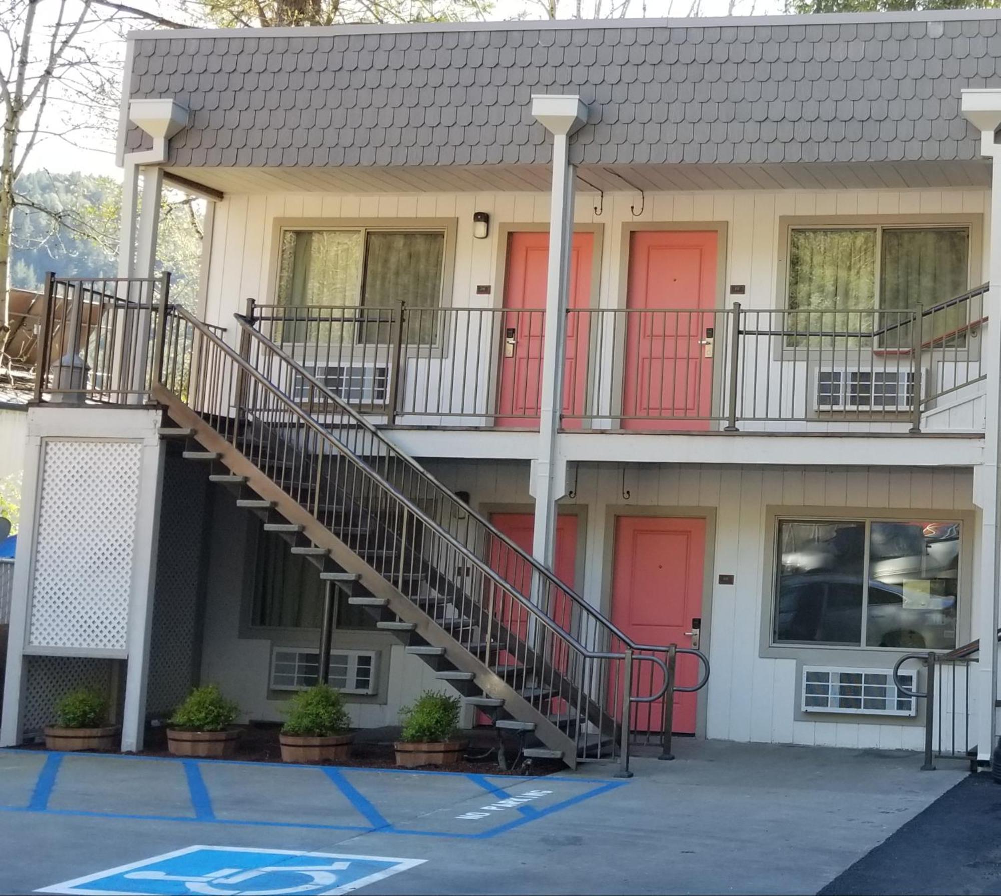 The Northern Inn Redway エクステリア 写真